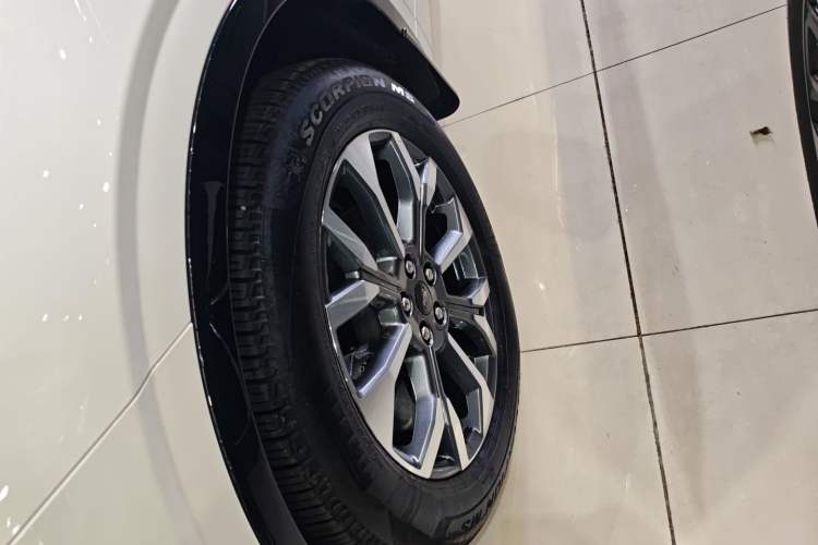 Used Ford Edge 2023 Edge L 2.0T EcoBoost E-Hybrid Four-Wheel Drive Seven-Seat Supreme Model