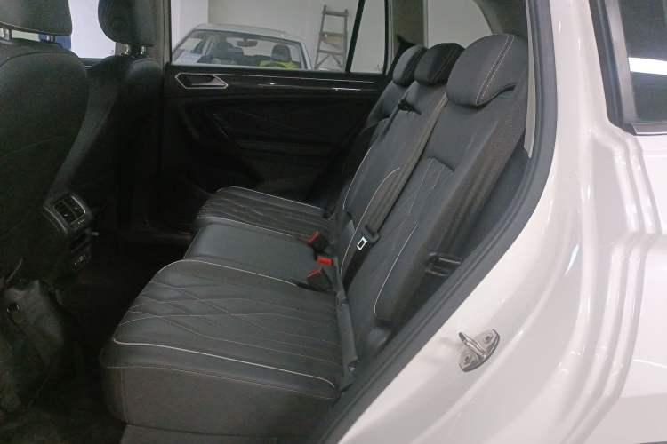 Used Volkswagen Tiguan L 2022 330TSI Automatic Two-Wheel Drive R-Line Enhanced Edition
