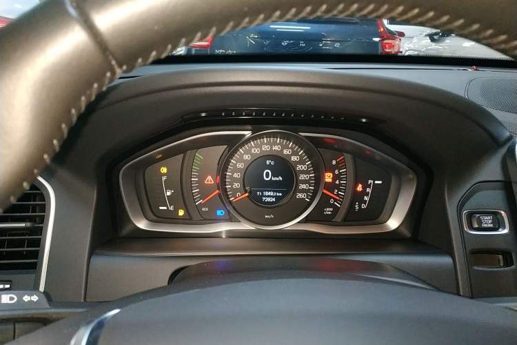 Used Volvo XC60 2017 T5 AWD Smart Upgrade Edition
