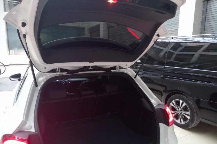 Used Mercedes-Benz A-Class (Import) 2019 A 200 Dynamic Edition
