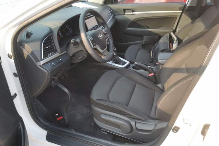 Used Hyundai Elantra 2016 1.6L Automatic ZhiXuan – Elite Version