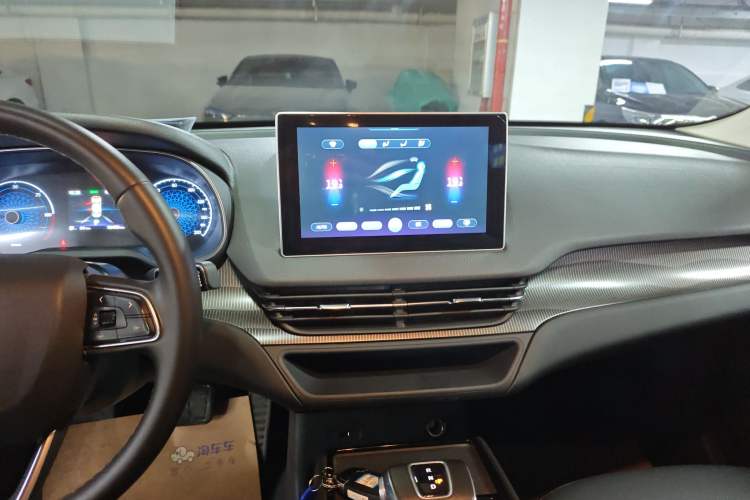 Used Hongqi E-QM5 2021 Online Booking Charging Basic Edition 5 Seats
