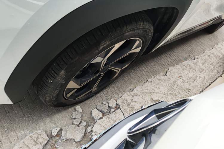 Used Geely Auto FX11 2023 1.5TD DCT Prestige Edition
