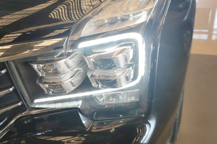 Used GAC Trumpchi GS8 2017 320T Two-Wheel Drive Luxury Smart Connectivity Version (7 Seats)
