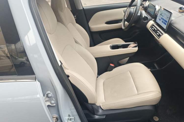 Used Wuling Bingo PLUS 2024 330 km Range Five-Seater Version