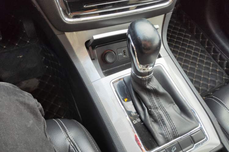 Used Roewe RX5 2016 20T Two-Wheel Drive Automatic Flagship Edition
