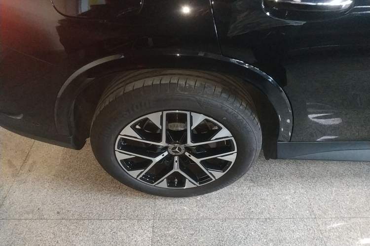 Used Mercedes-Benz GLC 2024 Facelifted GLC 260 L 4MATIC Luxury Version 5 Seats
