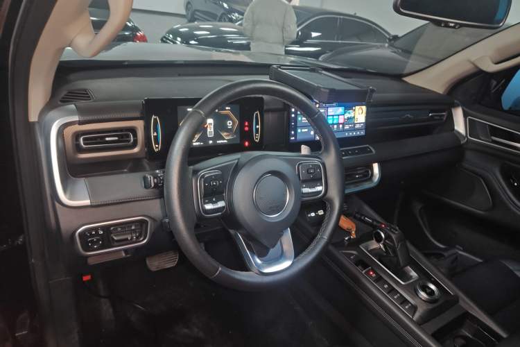 Used Great Wall Poer 2024 2.4T Passenger Version Automatic Diesel 4x4 Comfort Trim
