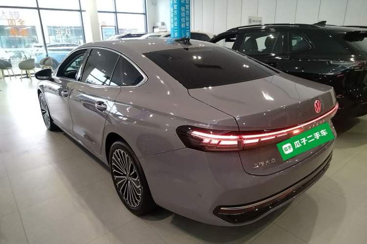 Used Volkswagen Passat 2025 Pro 380TSI Dragon Supreme Edition
