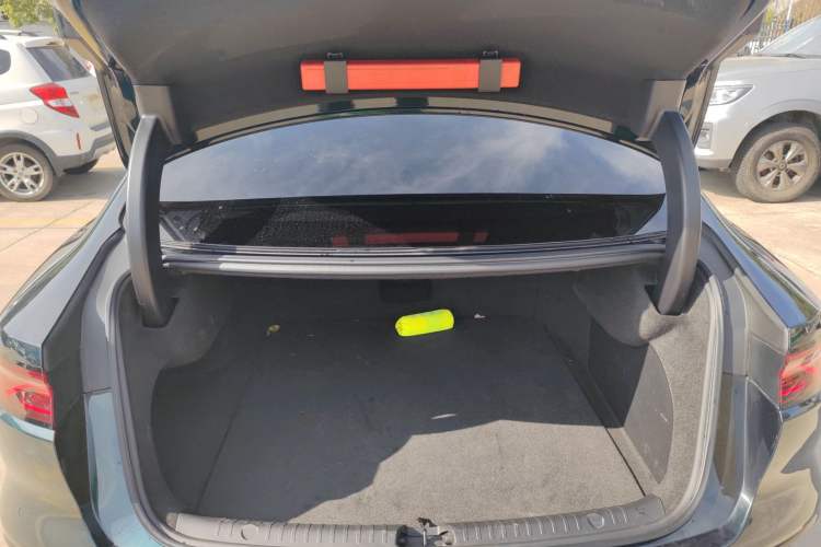 Used BYD Han 2022 EV 610 km All-Wheel-Drive Qianshan Cui Limited Edition
