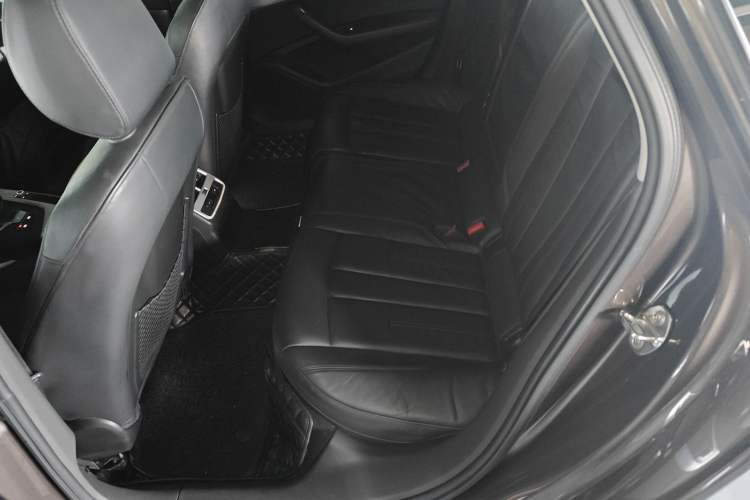 Used Audi A4L 2017 Plus 40 TFSI Sport Model
