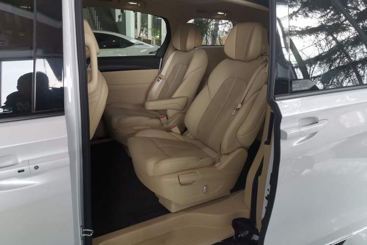 Used Buick GL8 2023 ES Lu Zun Deluxe Model
