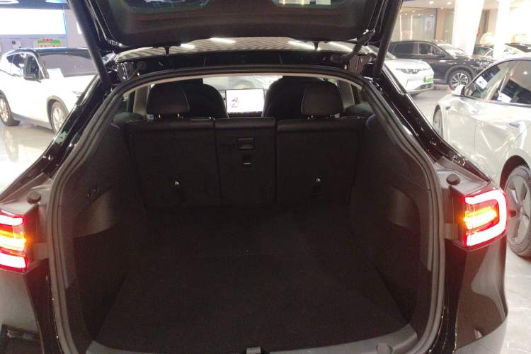 Used Tesla Model Y 2023 Rear-Wheel-Drive Version
