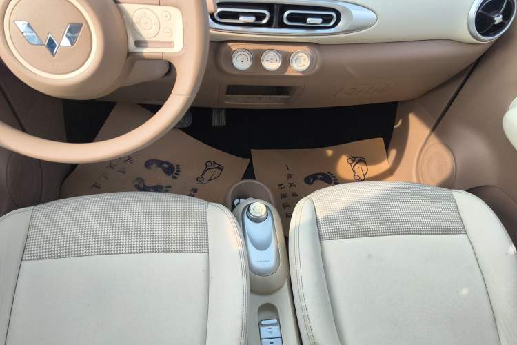 Used Wuling Hongguang MINIEV 2025 Four-Door Version Zhenxiang+ Edition
