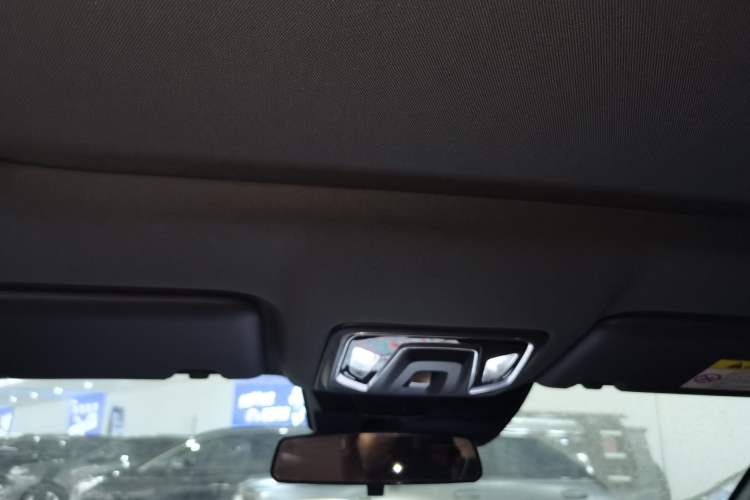 Used Changan UNI-Z New Energy 2024 Blue Whale Smart Electric iDD 125km Beyond Edition