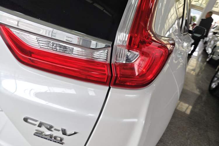 Used Honda CR-V 2017 240TURBO CVT Front-Wheel Drive Fashion Edition