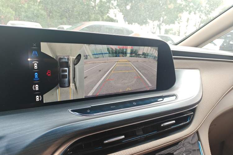 Used Buick GL8 2021 ES Landtrek 653T Luxury Model
