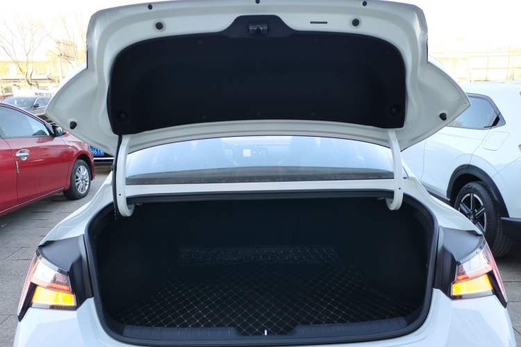 Used Hyundai Elantra 2022 1.5L CVT LUX Prestige Edition