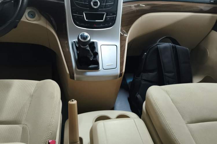 Used Jinbei Grace 2016 2.0L Classic Edition Luxury Short-Wheelbase 7-Seater
