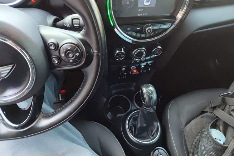 Used  MINI 2016 1.2T ONE Pioneer Edition
