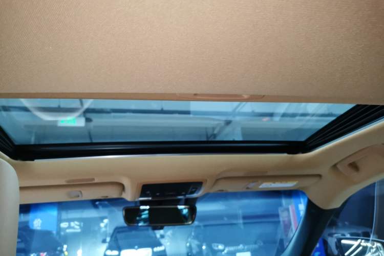 Used Lexus ES 2025 300h Deluxe Edition
