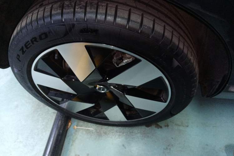 Used Volvo XC60 New Energy 2024 T8 Plug-in Hybrid Long-Range All-Wheel Drive Smart Luxury Edition
