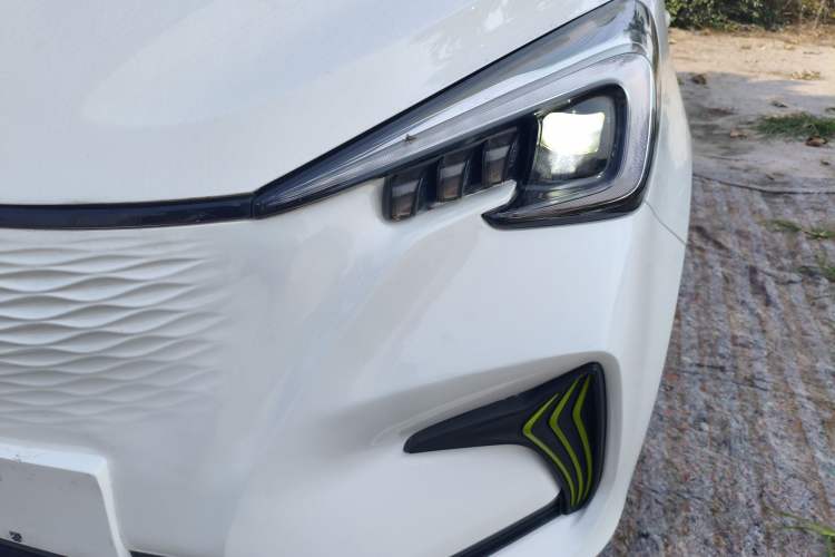 Used Oshan Benni E-Star 2022 Qingxin Edition Colorful Model Lithium Iron Phosphate
