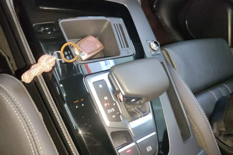 Used Audi Q5L 2023 40T Luxury Dynamic Model
