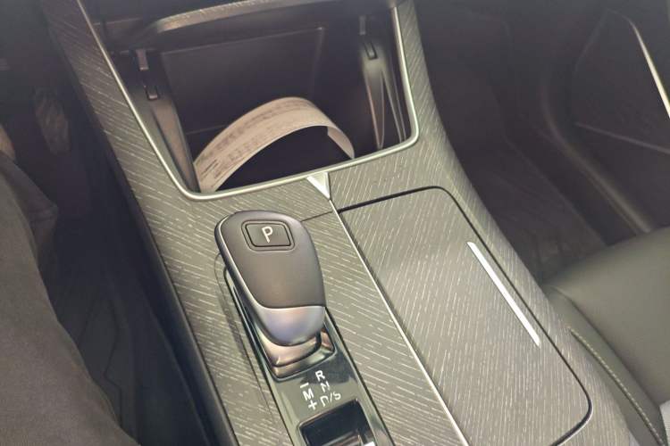 Used Venucia V 2021 260T Idol Edition