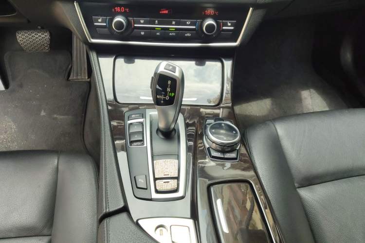 Used BMW 5 Series 2014 528Li Leading Model