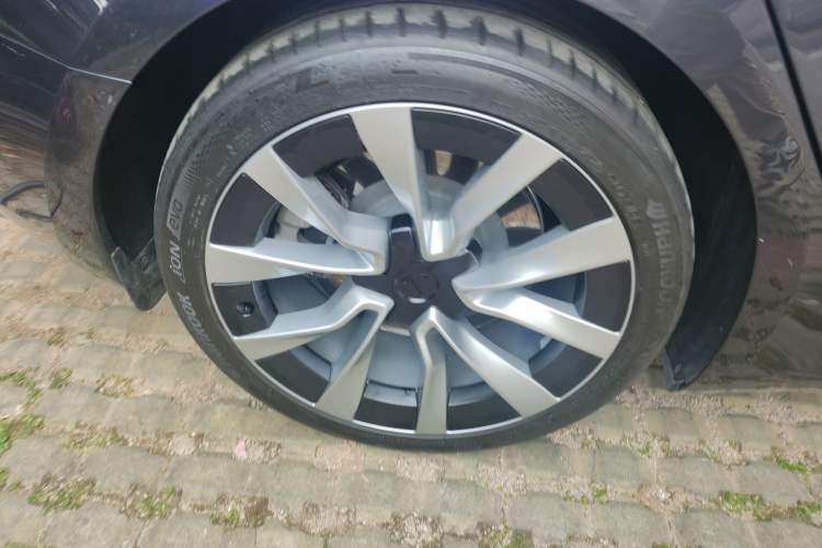 Used Tesla Model 3 2023 Long-Range All-Wheel-Drive Version