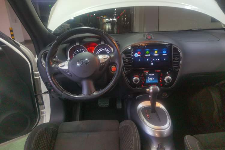 Used Infiniti ESQ 2014 1.6L Spontaneous Edition