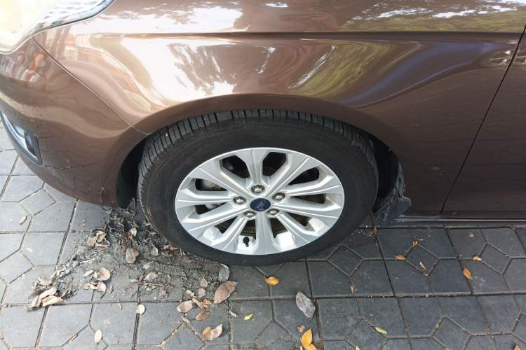 Used Ford Escort 2015 1.5L Automatic Fashion Model
