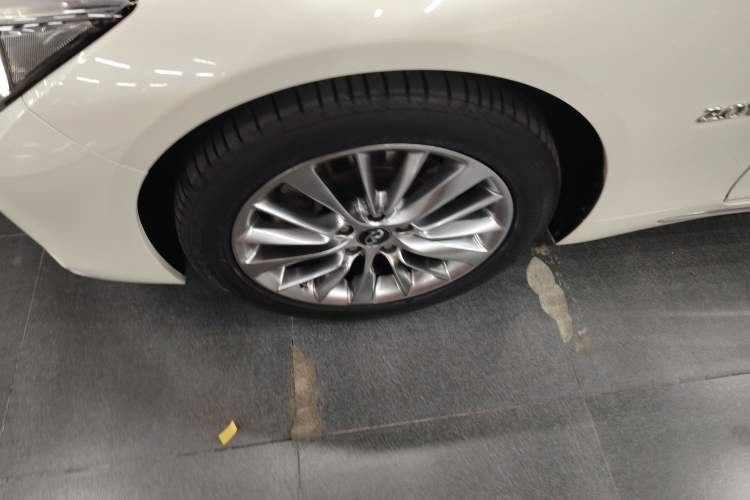 Used Infiniti Q50L 2018 2.0T Enjoyment Version China VI Standard
