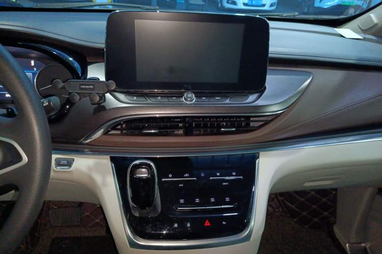 Used Buick GL8 2021 Land Cruiser Executive Class 652T Comfort Model
