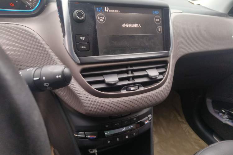 Used Peugeot 2008 2014 1.6L Automatic Navigation Edition