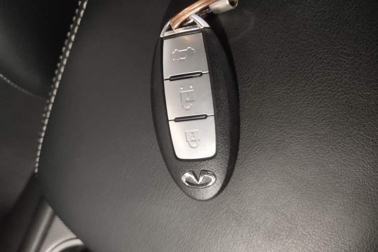 Used Infiniti Q50L 2018 2.0T Enjoyment Version China VI Standard
