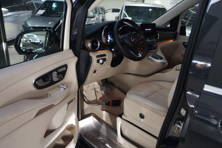 Used Mercedes-Benz V-Class 2020 V 260 L Long-wheelbase Luxury Edition