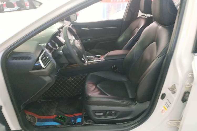 Used Toyota Camry 2018 2.0E Leading Edition