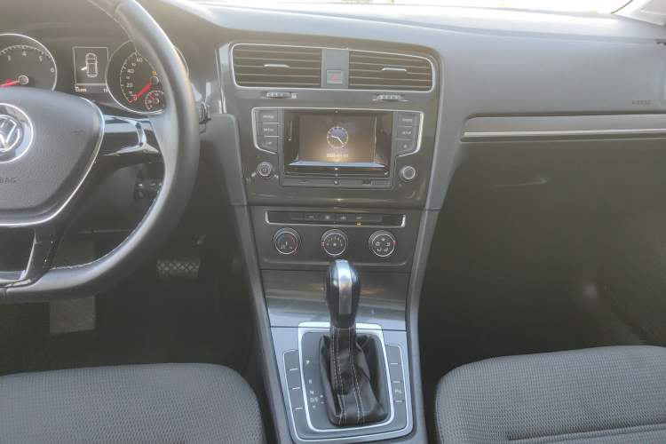 Used Volkswagen Golf 2017 230TSI Automatic Comfort Edition – Celebrating Milestone of One Million Units
