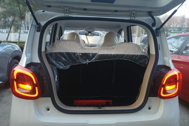 Used Wuling Hongguang MINIEV 2025 Four-Door Version Advanced Edition
