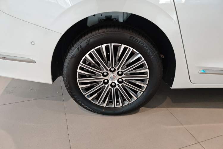 Used Buick GL8 New Energy 2024 Lu Zun Luxury Edition 7-Seater
