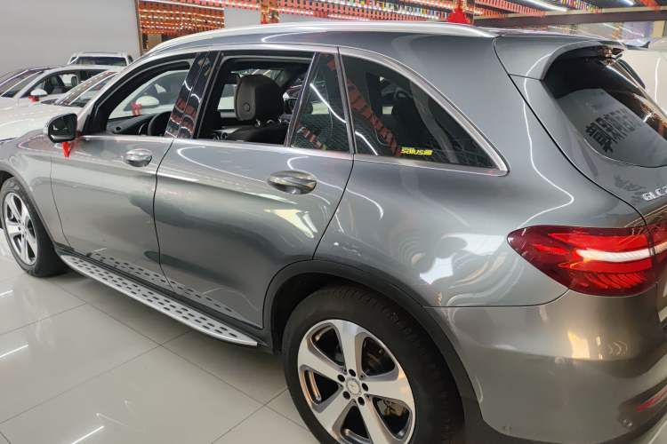 Used Mercedes-Benz GLC 2017 GLC 260 4MATIC Luxury Model