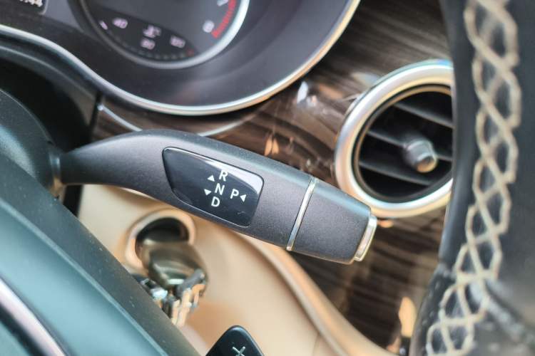 Used Mercedes-Benz V-Class 2016 V 260 Avantgarde Edition
