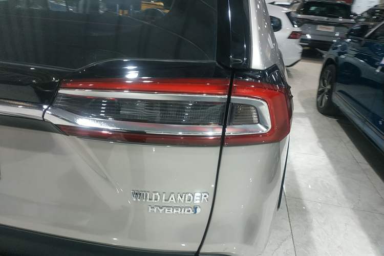 Used Toyota Wildlander 2023 Dual-Motor 2.5L E-CVT Four-Wheel Drive Prestige Edition