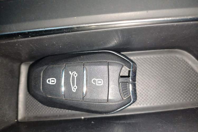 Used Peugeot 5008 2017 350THP 7-Seater Elite Edition
