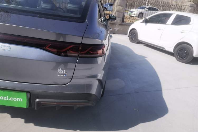 Used BYD Qin L 2025 DM-i Smart Drive 120KM Superior Model
