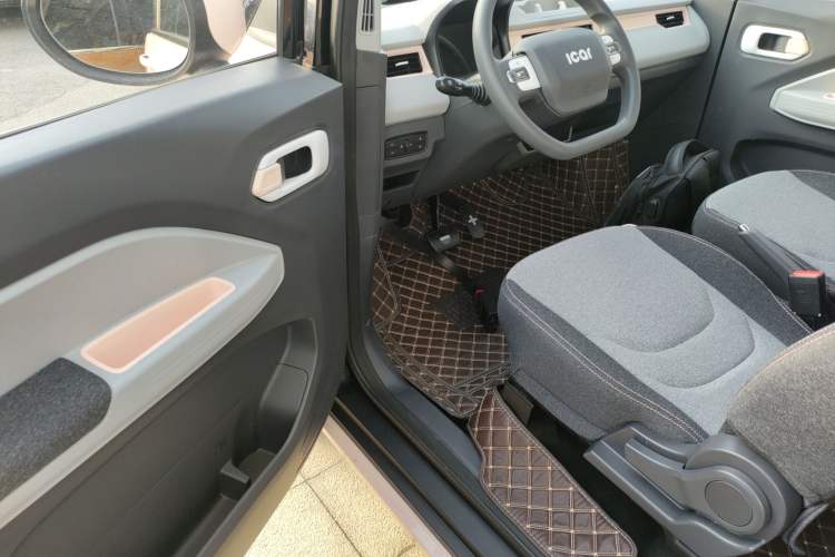 Used Chery QQ Ice Cream 2022 170km Sundae Phosphate Lithium-Ion
