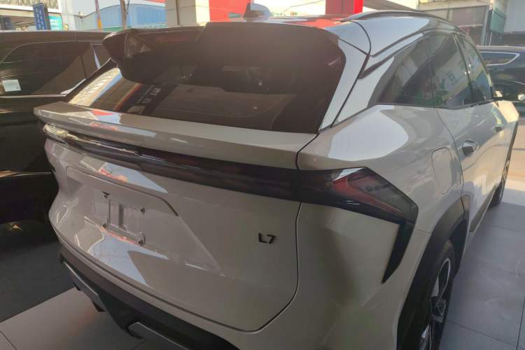 Used  L7 2023 1.5T 115 km Starship