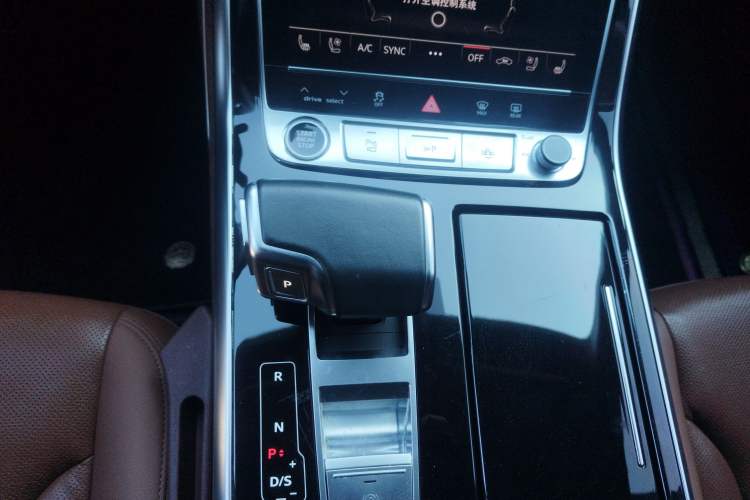 Used Audi Q7 2023 45 TFSI quattro S line Sport model
